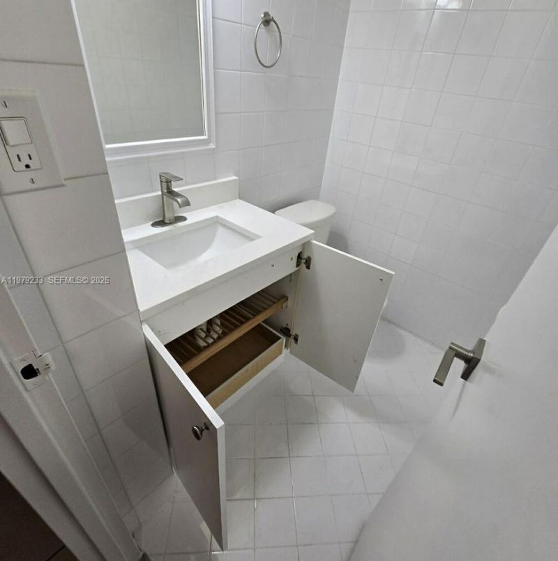 13155 Ixora Ct, Unit 310, North Miami, FL 33181 Photo