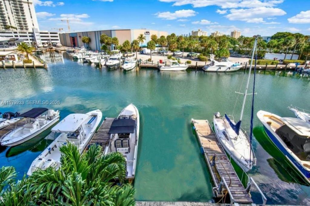 13155 Ixora Ct , Unit 310, North Miami, FL 33181 Photo