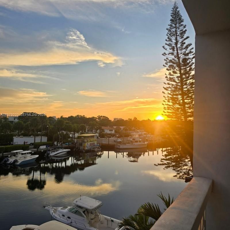 13155 Ixora Ct, Unit 310, North Miami, FL 33181 Photo