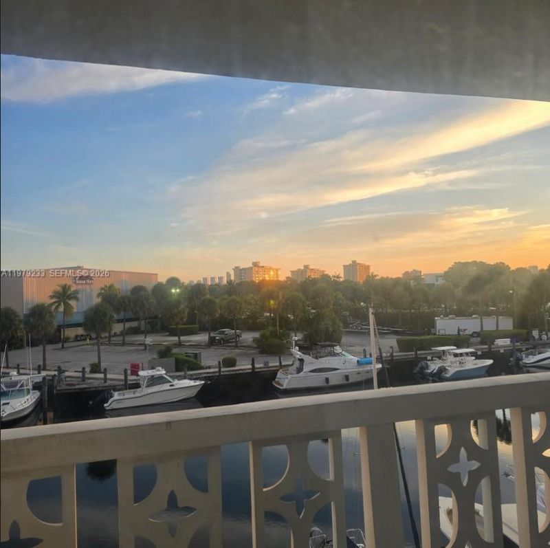 13155 Ixora Ct , Unit 310, North Miami, FL 33181 Photo