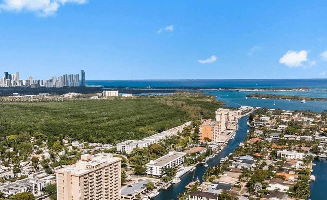 13155 Ixora Ct, Unit 310, North Miami, FL 33181 Photo