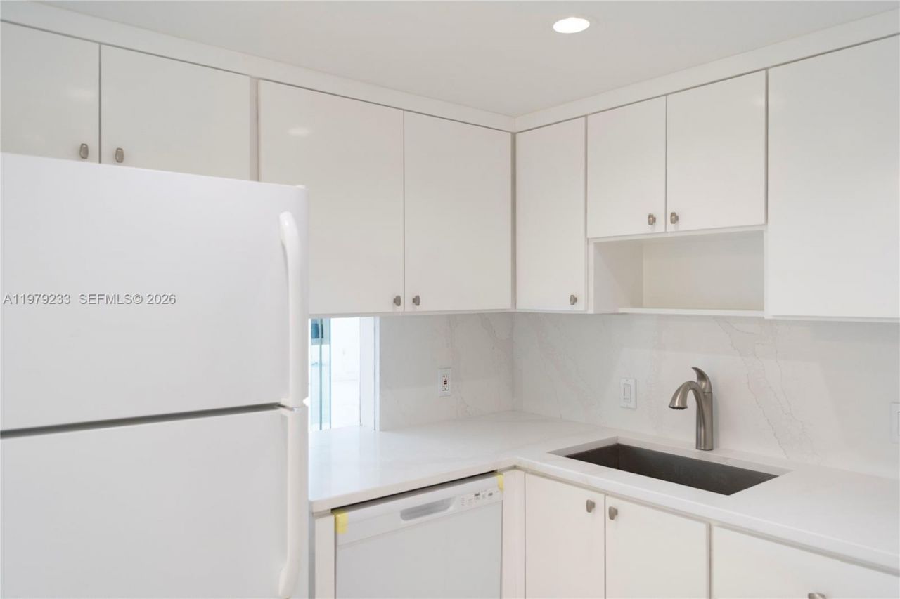 13155 Ixora Ct, Unit 310, North Miami, FL 33181 Photo