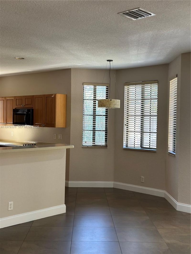 2810 Center Court Dr , Unit 3-29, Weston, FL 33332 Photo