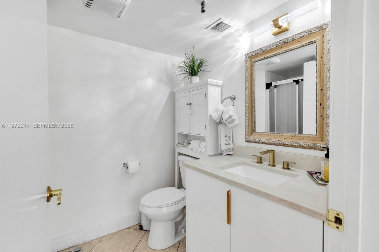 4550 NW 18th Ave , Unit 206, Deerfield Beach, FL 33064 Photo