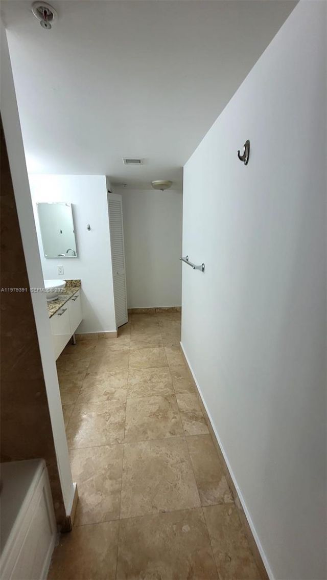 41 SE 5th St, Unit 709, Miami, FL 33131 Photo