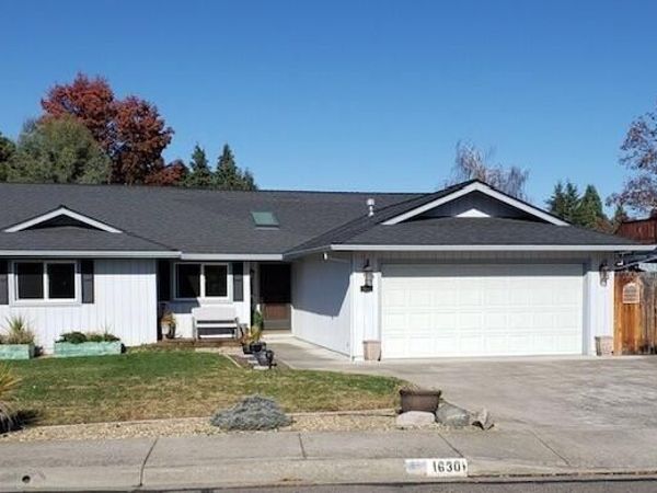 1630 Timothy Street, Central Point, OR 97502