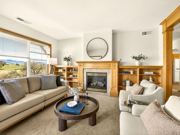 982 Golden Aspen Place, Ashland, OR 97520