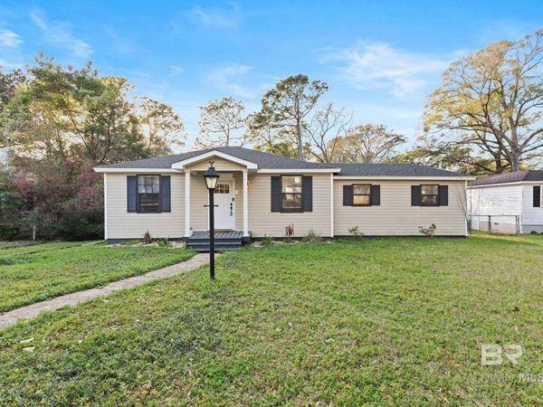 301 Azalea Circle, Mobile, AL 36608
