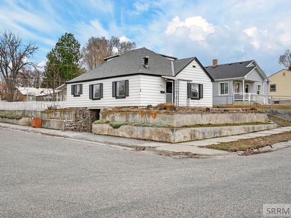 990 Ada Avenue, IDAHO FALLS, ID 83402