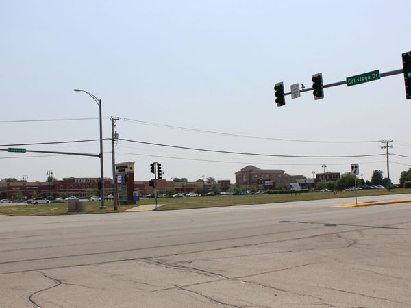 550 E Laraway Road , New Lenox, IL 60451