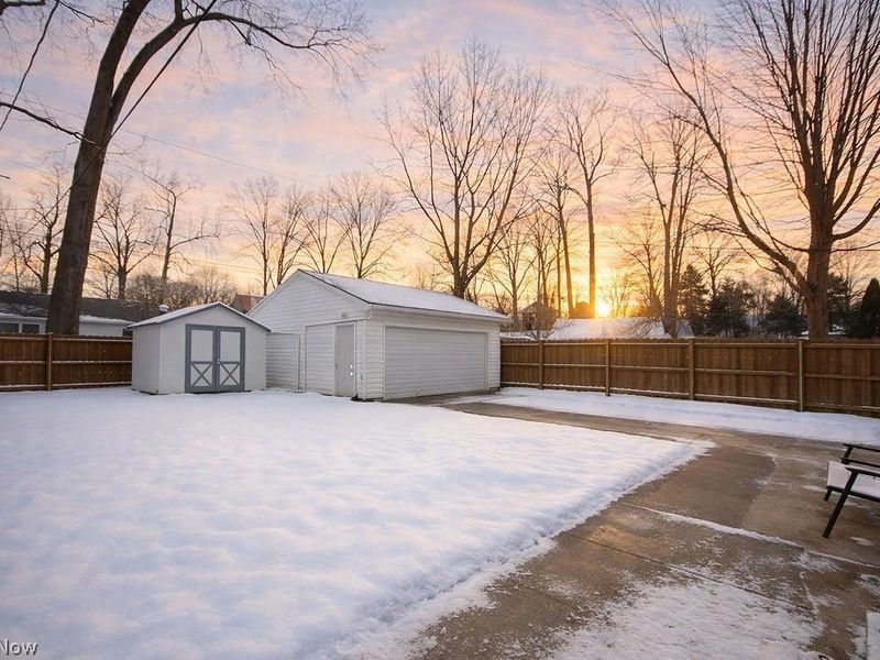 299 Inwood Boulevard, Avon Lake, OH 44012 Photo 4