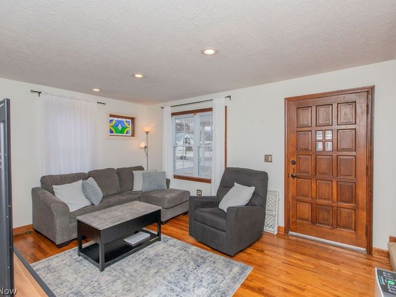 299 Inwood Boulevard, Avon Lake, OH 44012 Photo 5