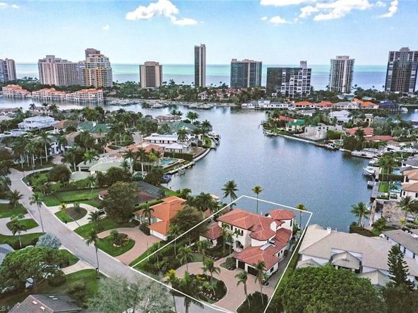 361 Pirates Bight , NAPLES, FL 34103