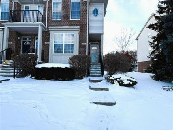 575 Summerfield Drive, Westland, MI 48185