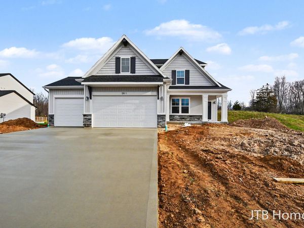 5911 Valley Point Drive SE, Caledonia, MI 49316