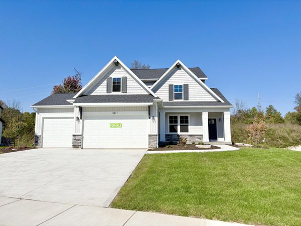 5911 Valley Point Drive SE, Caledonia, MI 49316