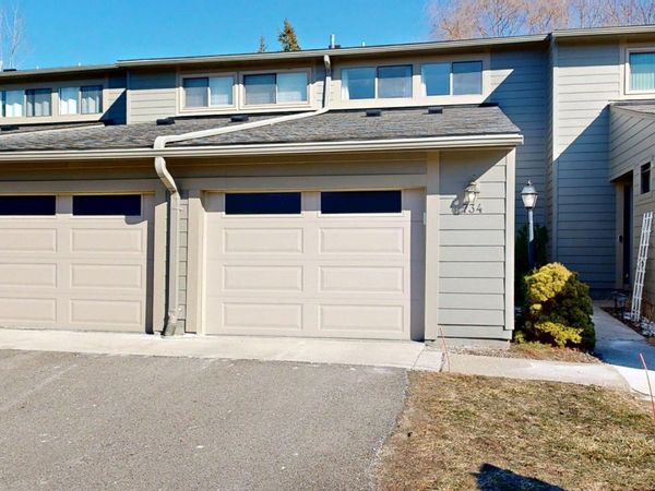 734 Peninsula Court, Ann Arbor, MI 48105