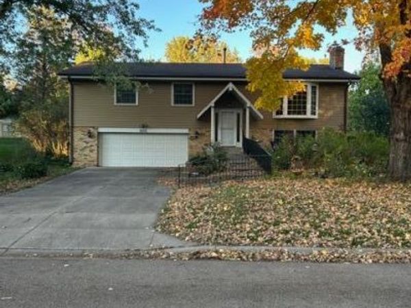 6055 Scenic Road, Minnetonka, MN 55345