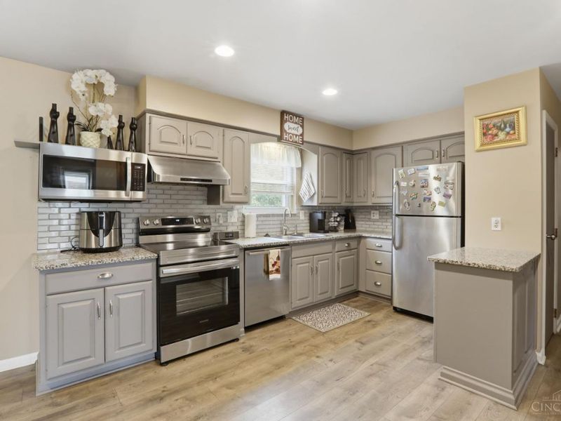 1006 Hearthstone Drive, Springfield Twp., OH 45231 Photo 12