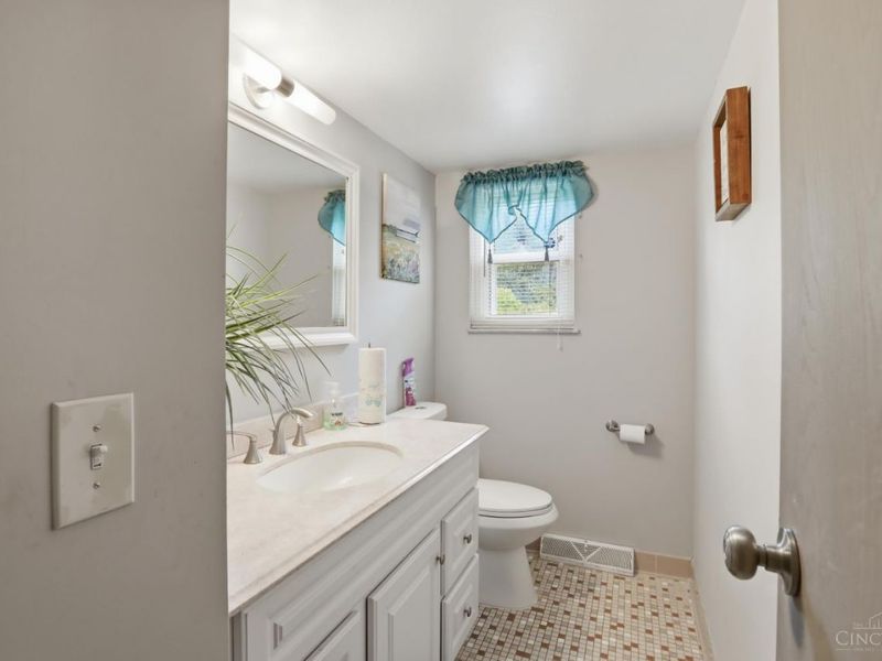 1006 Hearthstone Drive, Springfield Twp., OH 45231 Photo 13