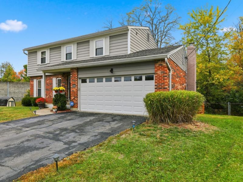 1006 Hearthstone Drive, Springfield Twp., OH 45231 Photo 2