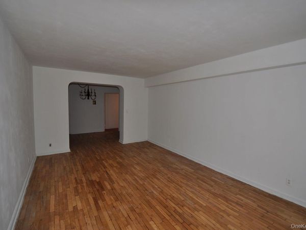 142 Garth Road , Unit 1R, Scarsdale, NY 10583