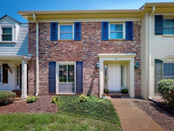 8207 Sawyer Brown Rd, Unit J7, Nashville, TN 37221