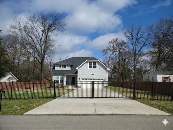 150 Nelson Dr, La Vergne, TN 37086