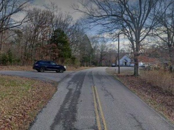 1204 Greenwood Rd , Charlotte, TN 37036