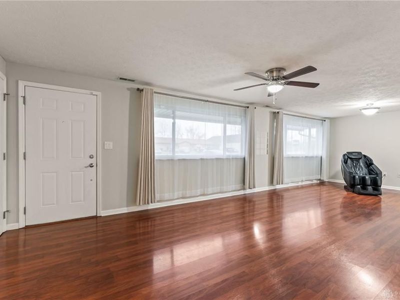 5662 Brandt Pike, Huber Heights, OH 45424 Photo 5