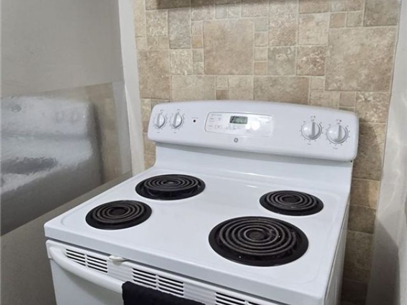 1856 Lampson Road , Unit UP, Cleveland, OH 44112 Photo 13