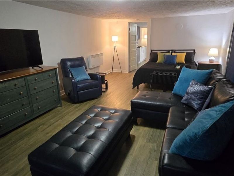 1856 Lampson Road , Unit UP, Cleveland, OH 44112 Photo 2