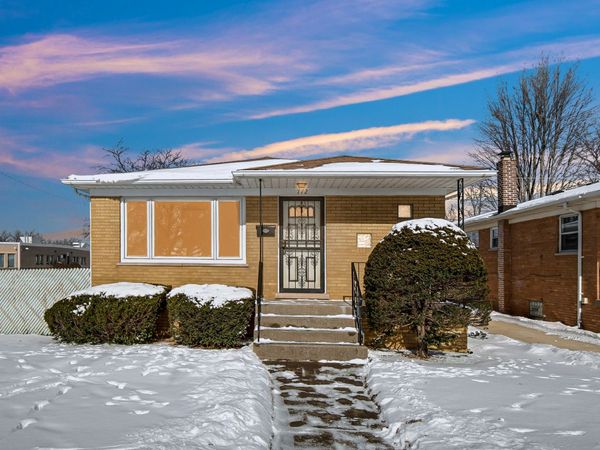 772 Memorial Drive , Calumet City, IL 60409