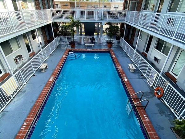 305 69th St , Unit 202, Miami Beach, FL 33141