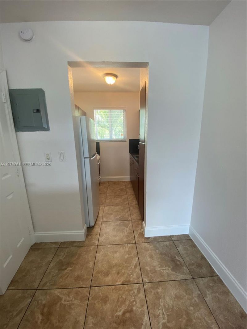 305 69th St , Unit 202, Miami Beach, FL 33141 Photo