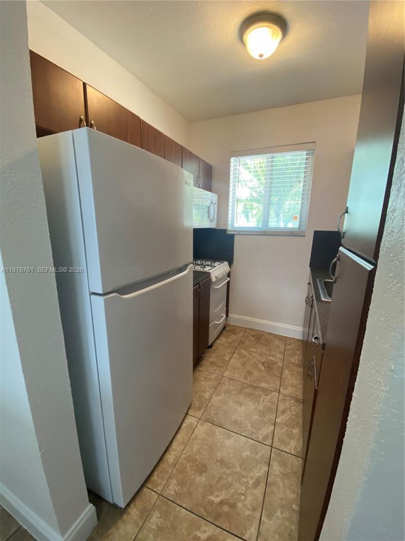 305 69th St , Unit 202, Miami Beach, FL 33141 Photo