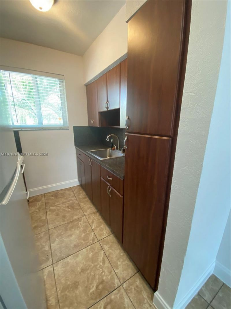 305 69th St , Unit 202, Miami Beach, FL 33141 Photo