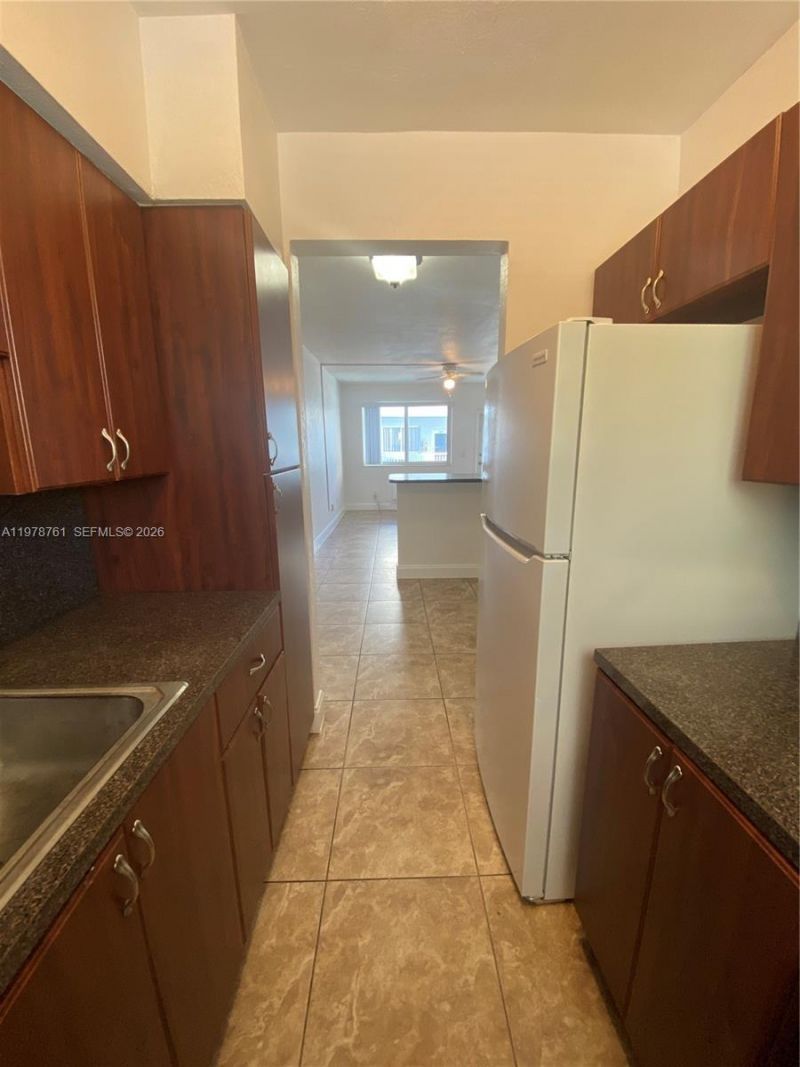 305 69th St , Unit 202, Miami Beach, FL 33141 Photo