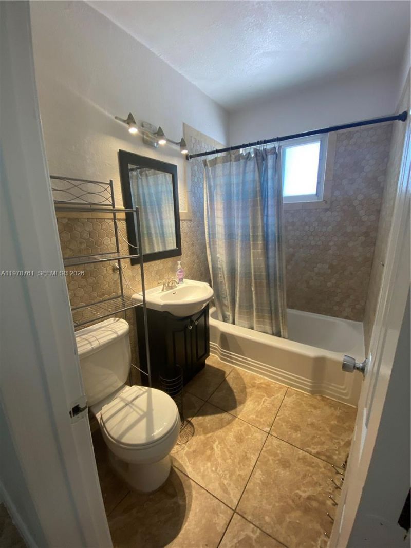 305 69th St , Unit 202, Miami Beach, FL 33141 Photo