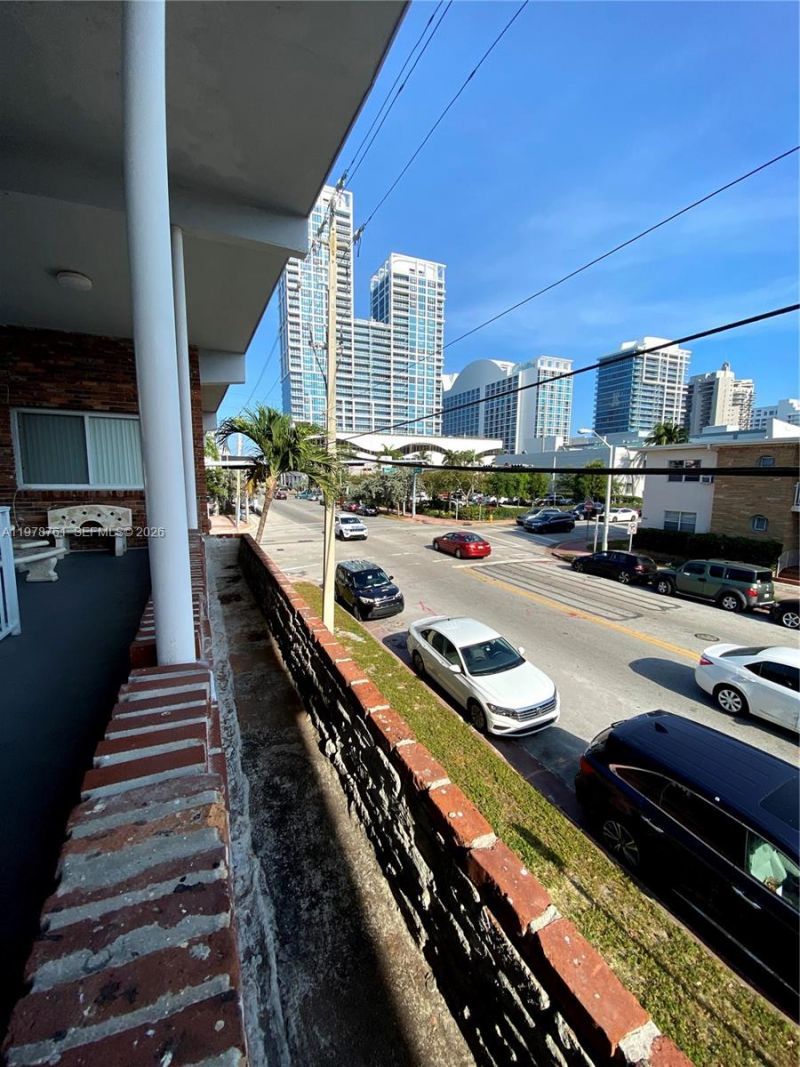 305 69th St , Unit 202, Miami Beach, FL 33141 Photo
