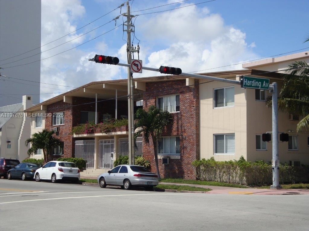 305 69th St , Unit 202, Miami Beach, FL 33141 Photo