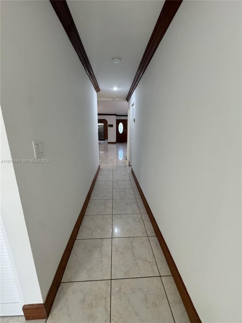 19750 Cypress Ct, Hialeah, FL 33015 Photo