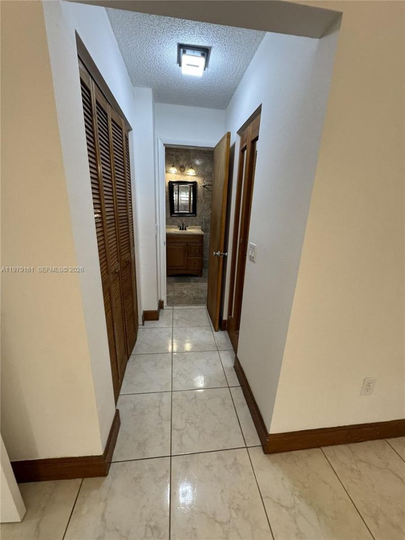 19750 Cypress Ct, Hialeah, FL 33015 Photo