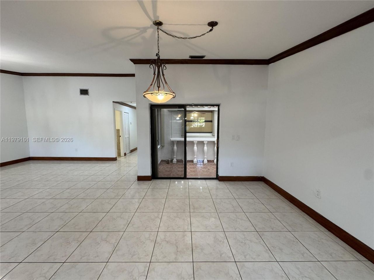 19750 Cypress Ct, Hialeah, FL 33015 Photo