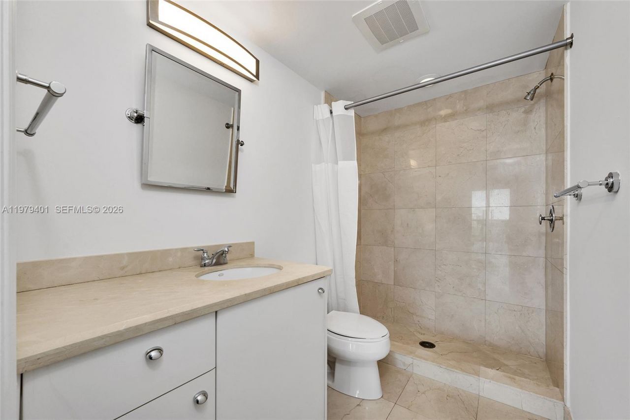 19400 Turnberry Way , Unit 932, Aventura, FL 33180 Photo