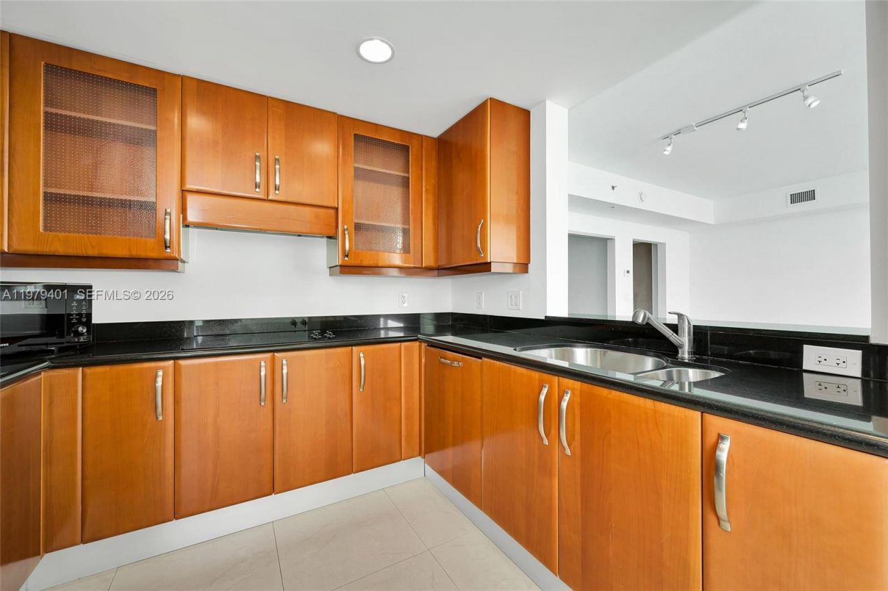 19400 Turnberry Way , Unit 932, Aventura, FL 33180 Photo