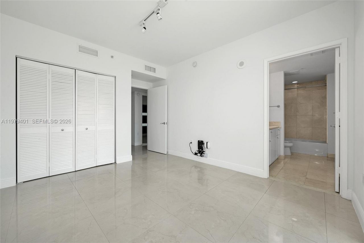 19400 Turnberry Way , Unit 932, Aventura, FL 33180 Photo