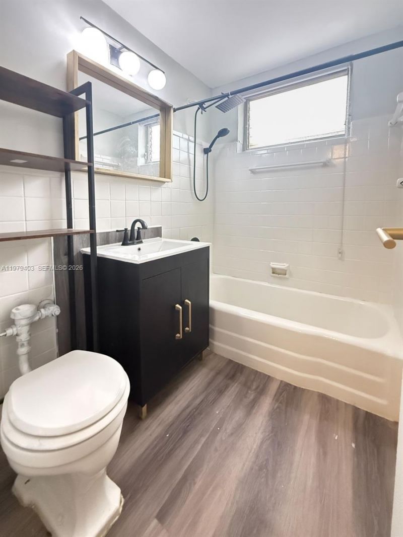 7720 Harding Ave , Unit 3, Miami Beach, FL 33141 Photo