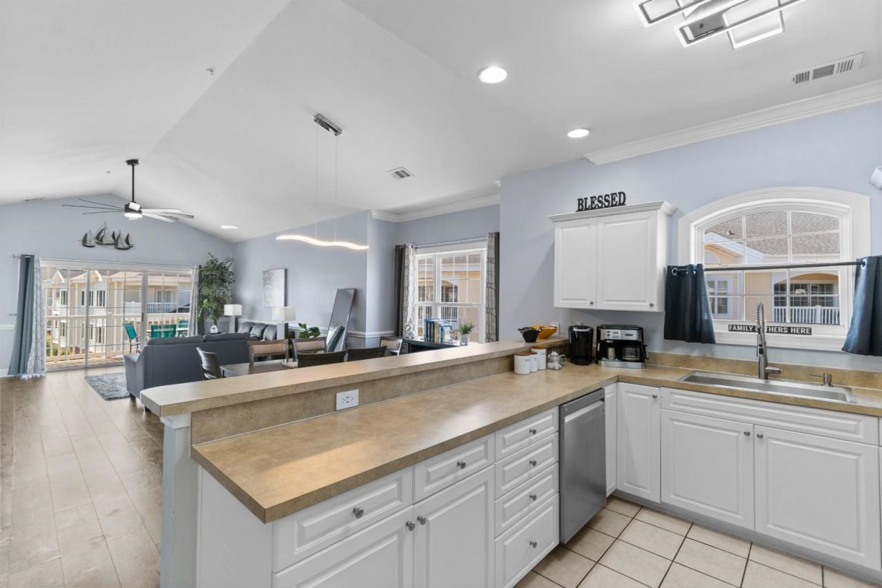 4803 Bovardia Pl.  Photo 5