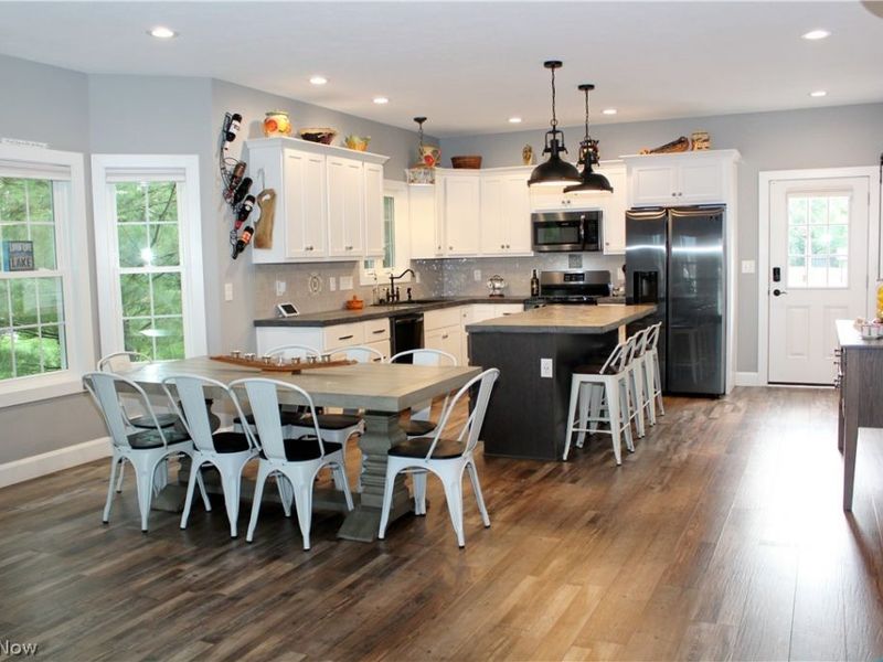 1939 Craig Drive, Lake Milton, OH 44429 Photo 10